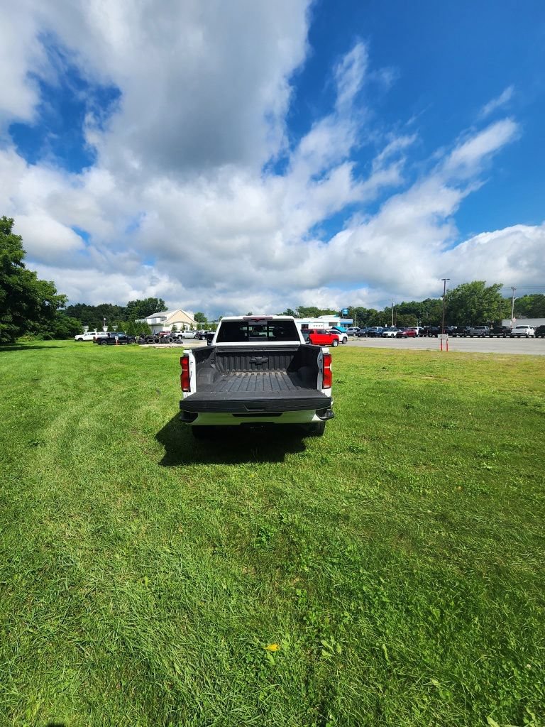 Used 2024 Chevrolet Silverado 2500 LTZ w/ LTZ Plus Package AWD/4WD image 9