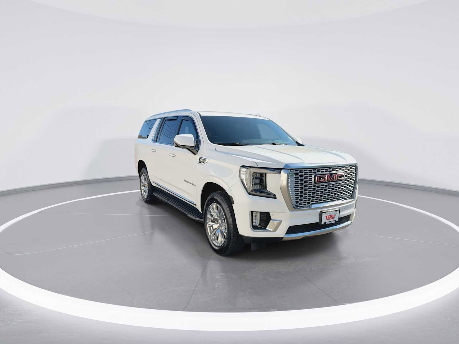 Used 2022 GMC Yukon XL Denali AWD/4WD image 2