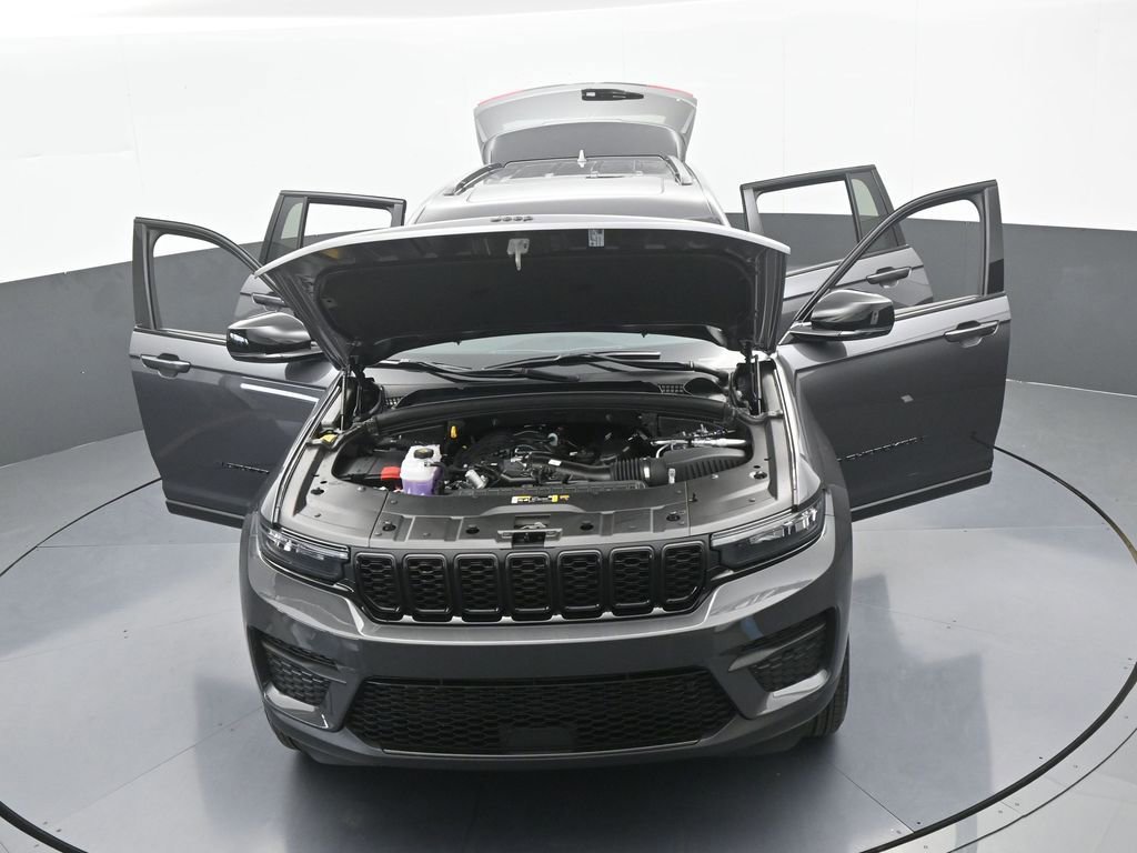 New 2025 Jeep Grand Cherokee Altitude image 56
