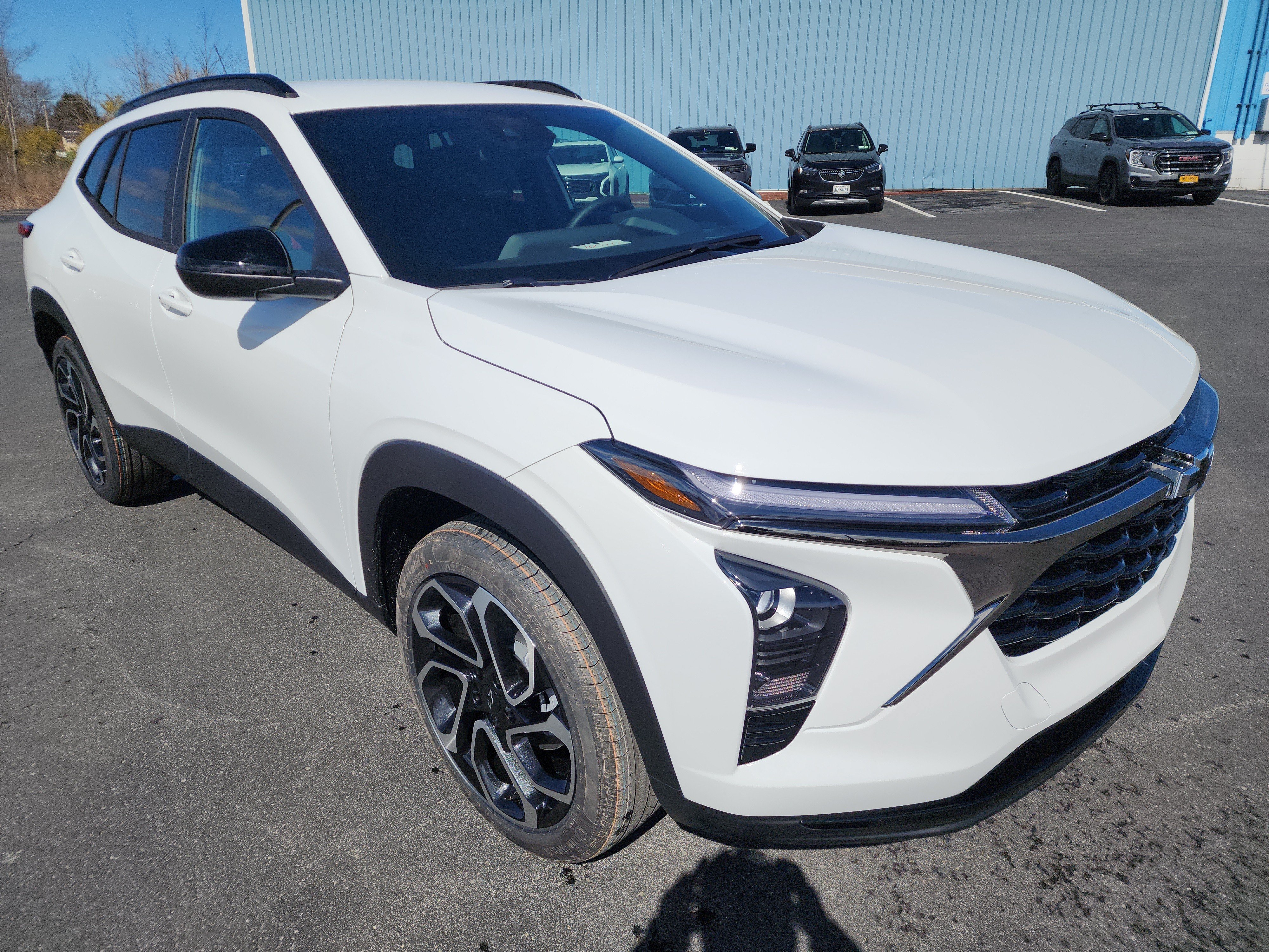 New 2026 Chevrolet Trax RS FWD image 2