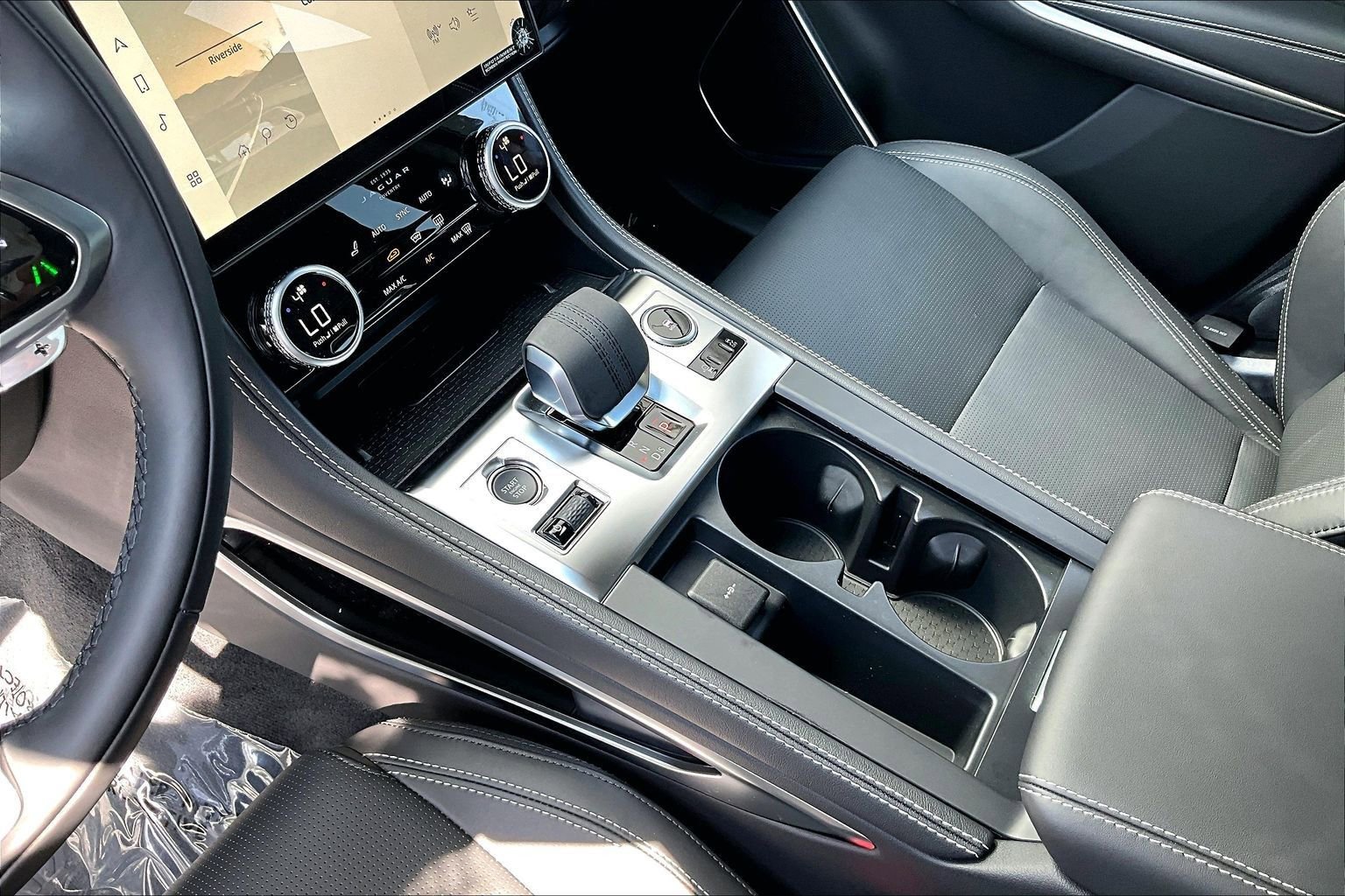 New 2026 Jaguar F-PACE R-Dynamic S AWD/4WD image 8
