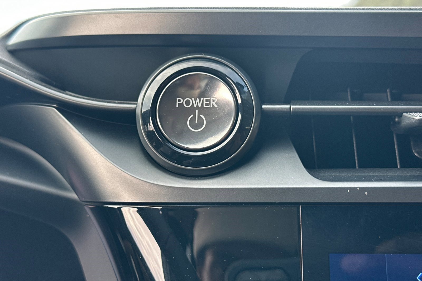 Used 2025 Lexus RZ 300e image 32