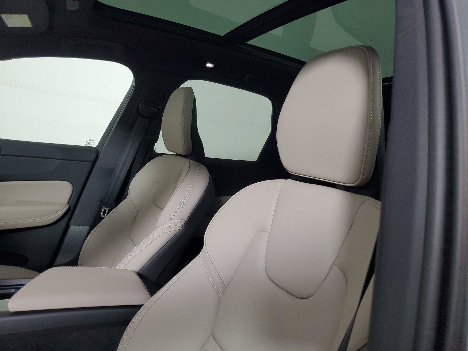 New 2027 Volvo XC60 B5 Core AWD/4WD image 23