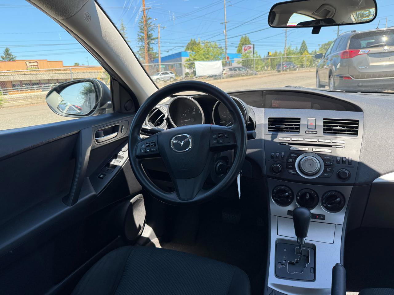 Used 2011 MAZDA MAZDA3 i Touring FWD image 18