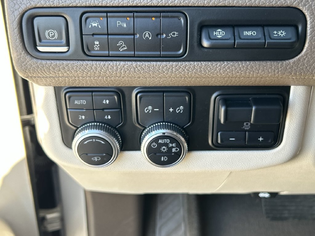 Used 2021 GMC Yukon Denali AWD/4WD image 18