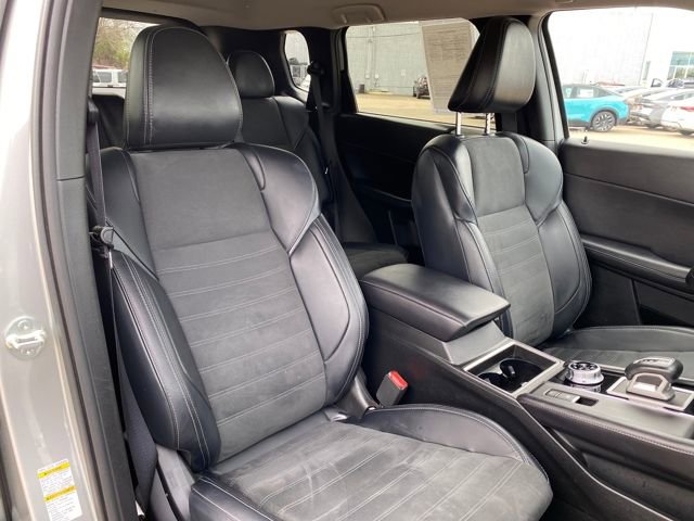 Used 2024 Mitsubishi Outlander SE image 9