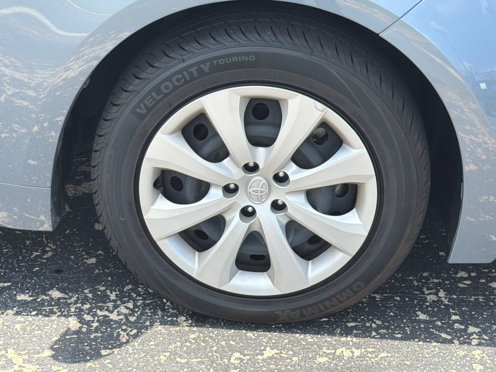 Used 2025 Toyota Corolla LE FWD image 14