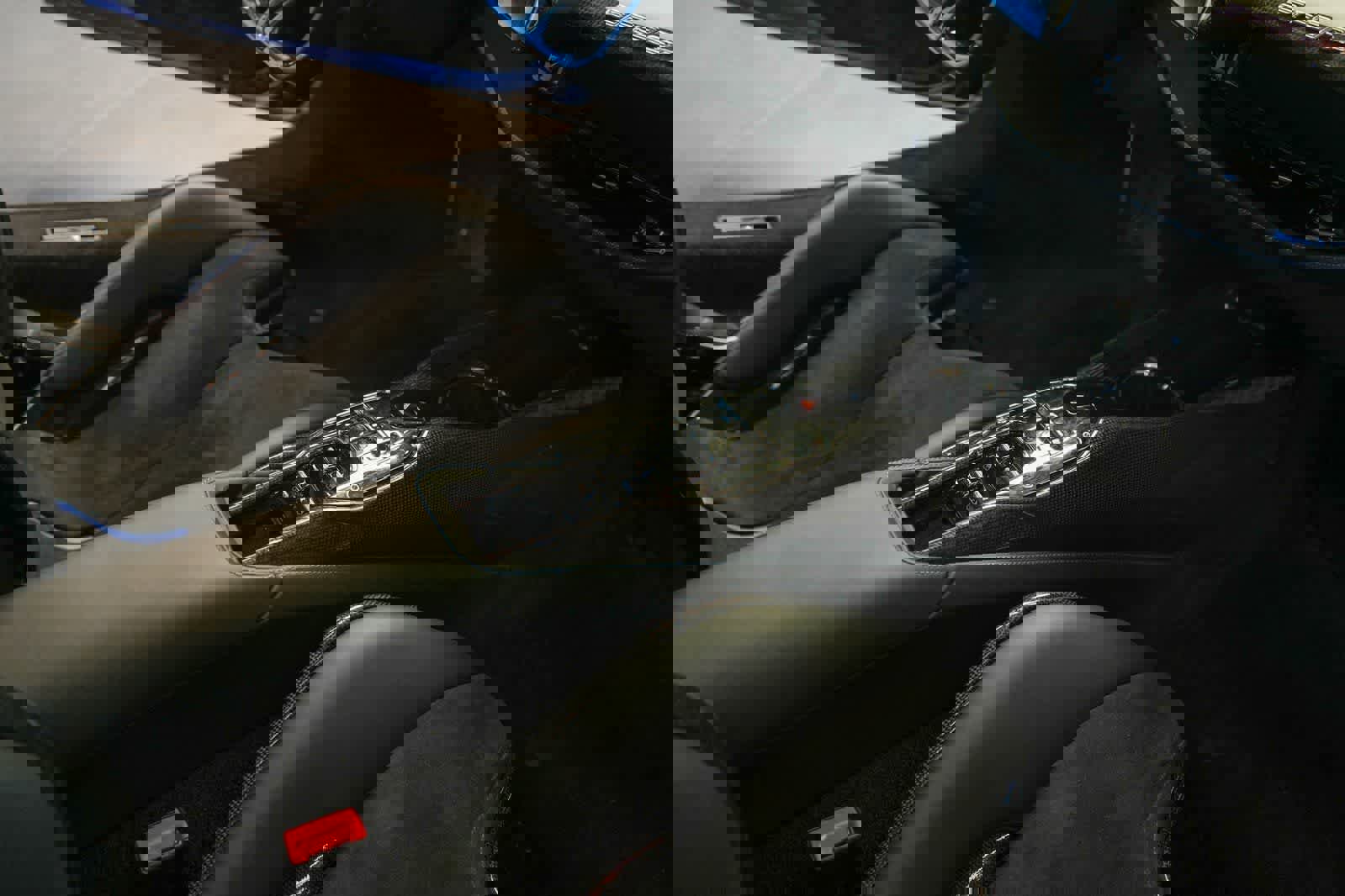 Used 2022 Ferrari SF90 Spider image 16