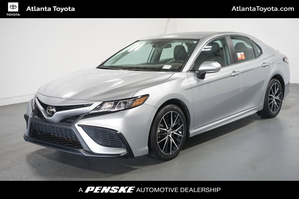 Certified 2024 Toyota Camry SE image 1