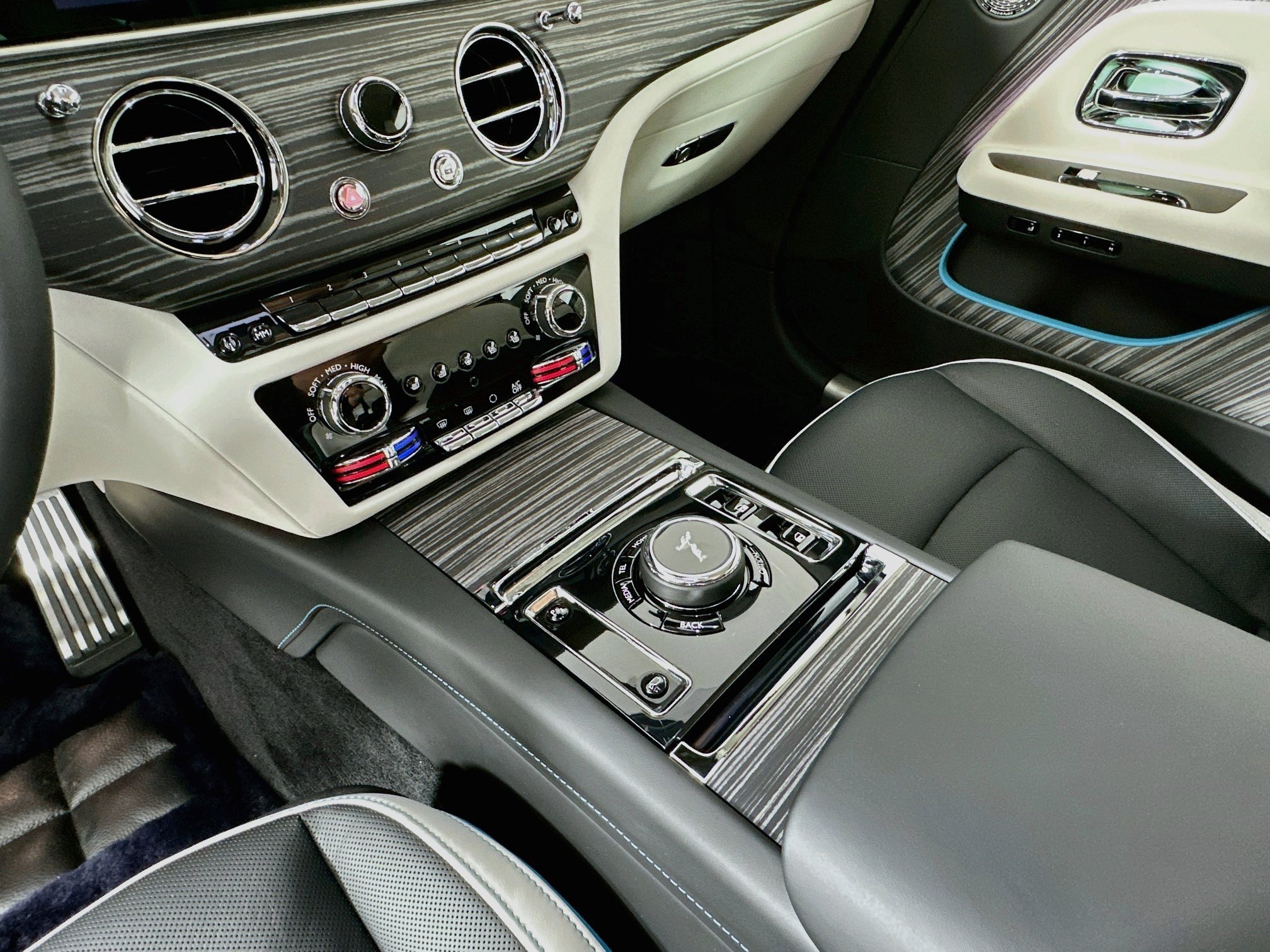 New 2026 Rolls-Royce Spectre AWD/4WD image 14