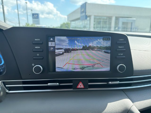 New 2026 Hyundai Elantra SE FWD image 19