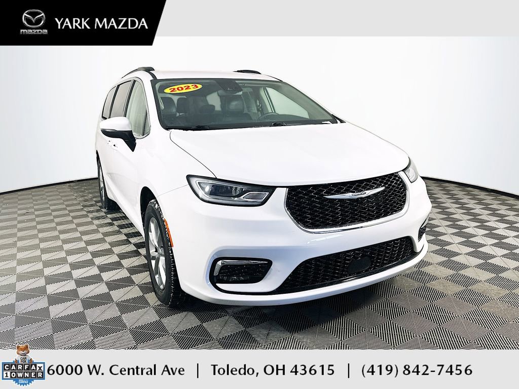 Used 2023 Chrysler Pacifica Touring-L