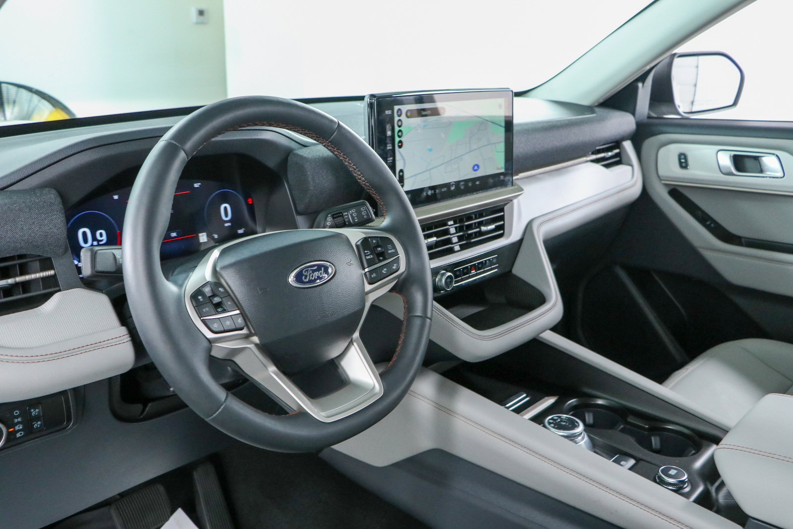 Used 2025 Ford Explorer Active w/ Active Comfort Package AWD/4WD image 22