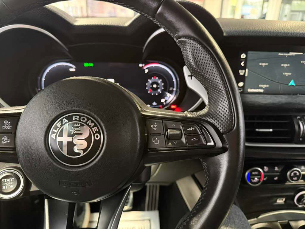 Used 2024 Alfa Romeo Stelvio Sprint RWD image 13