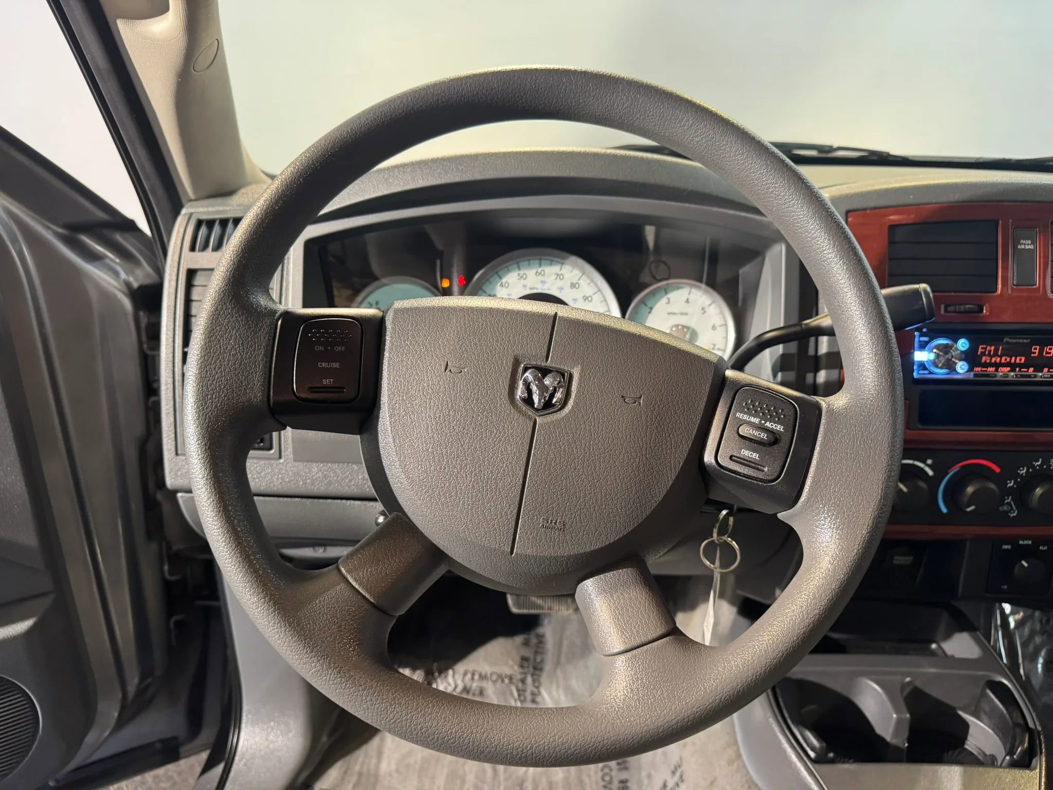 Used 2005 Dodge Dakota SLT image 13