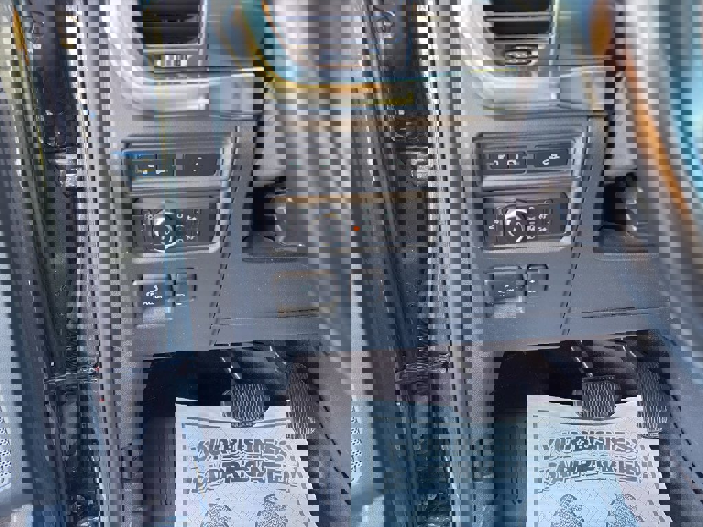 Used 2021 Ford F150 Lariat w/ Max Trailer Tow Package image 12