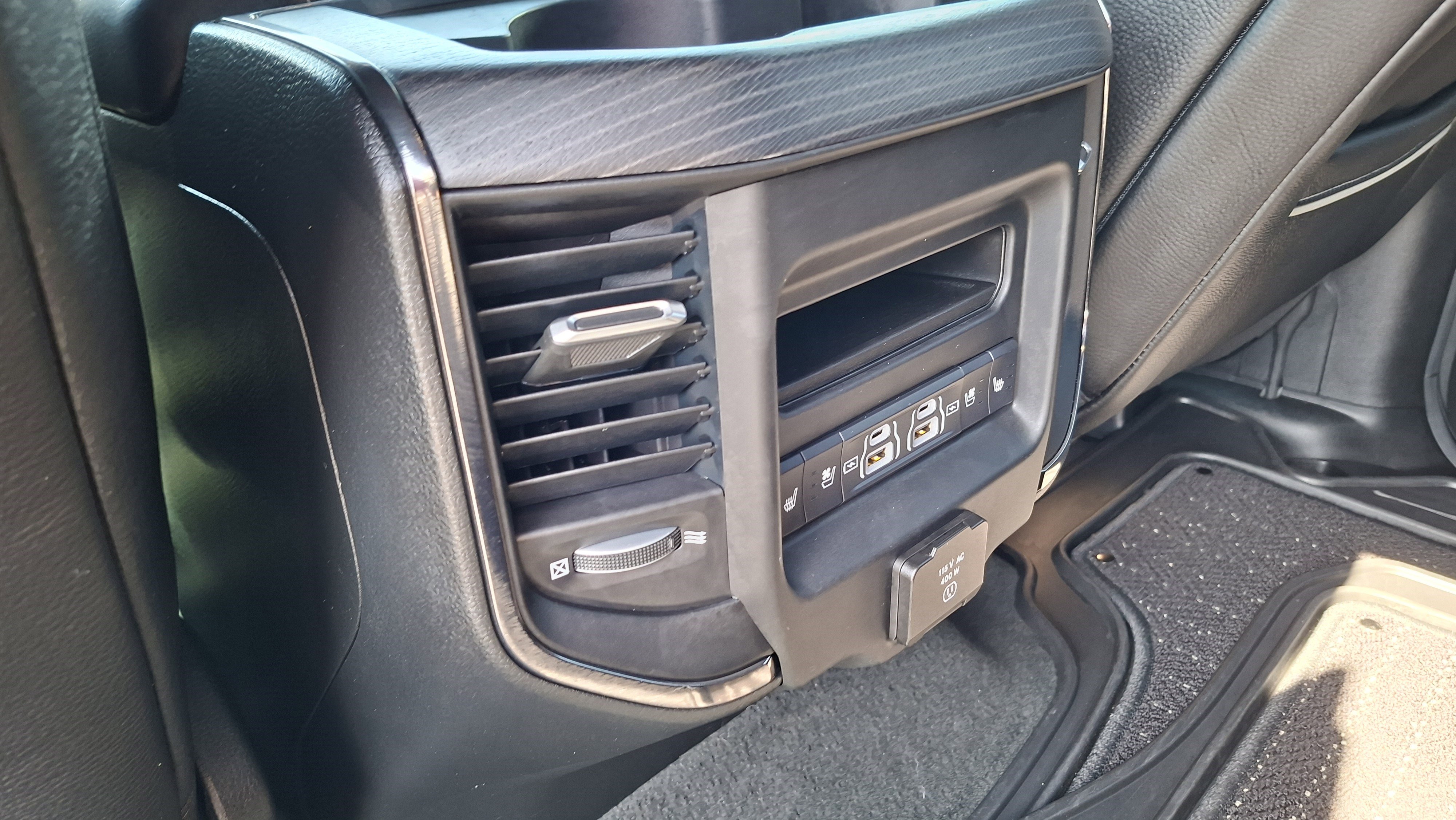 Used 2024 RAM 1500 Limited AWD/4WD image 23