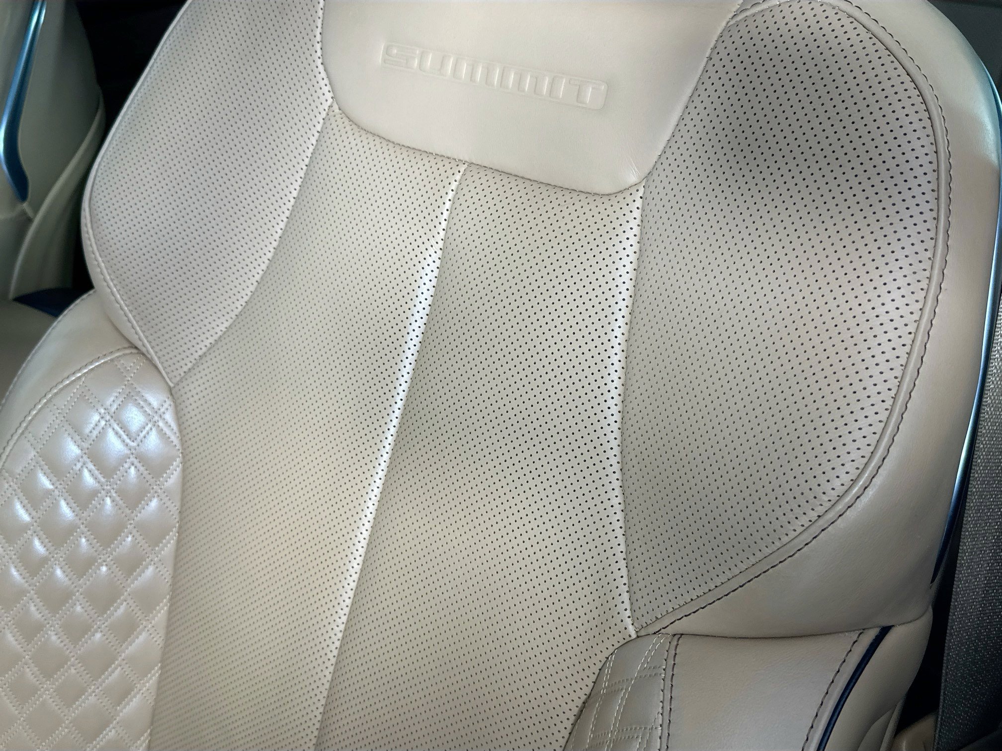 Used 2023 Jeep Grand Cherokee L Summit w/ Advanced Protech Group IV image 20