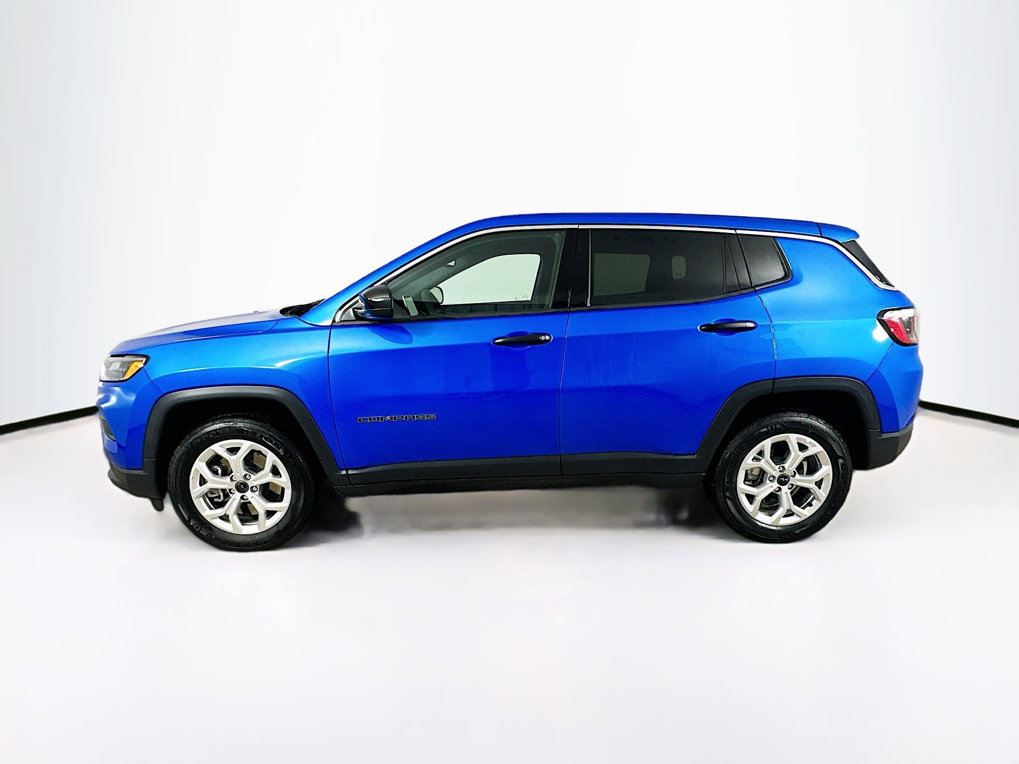 Certified 2025 Jeep Compass Sport image 4