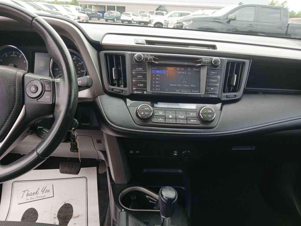 Used 2016 Toyota RAV4 XLE FWD image 18