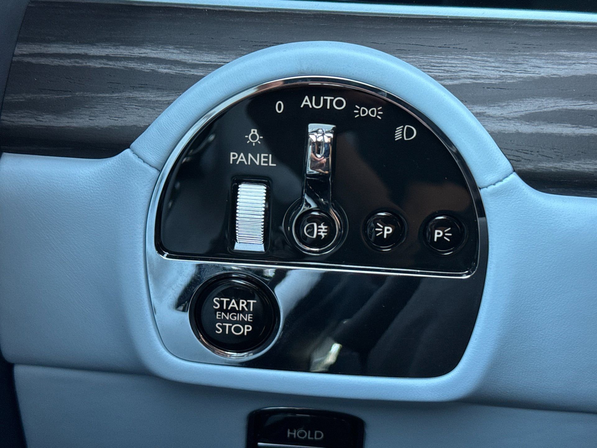 Certified 2025 Rolls-Royce Spectre w/ Leather Finishing Pack AWD/4WD image 23