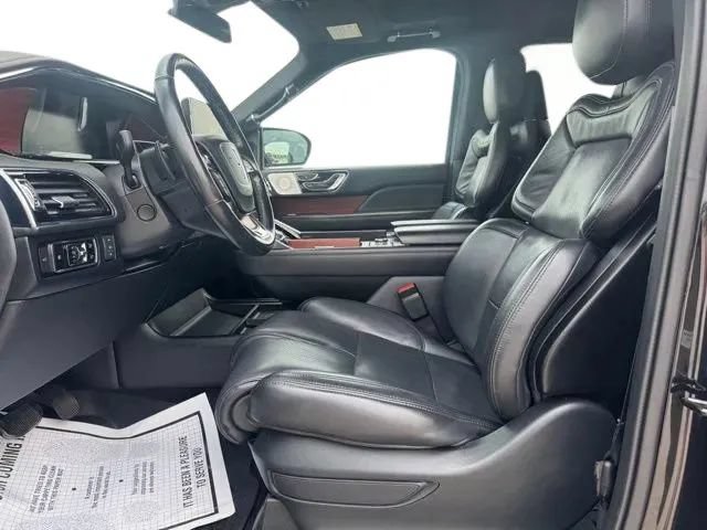 Used 2023 Lincoln Navigator L Reserve AWD/4WD image 10