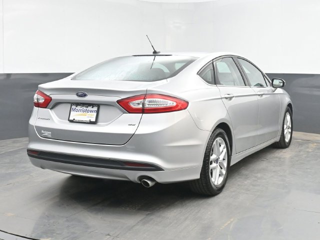 Used 2016 Ford Fusion SE FWD image 14