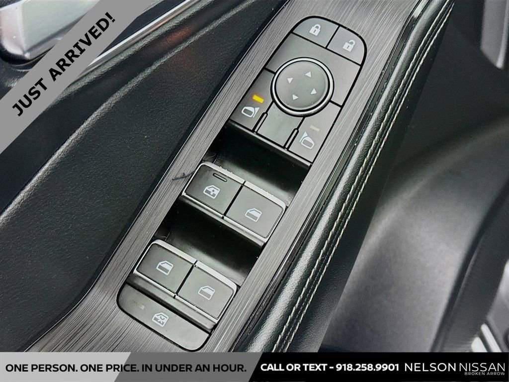 Certified 2023 Nissan Rogue Platinum w/ Platinum Premium Package image 18