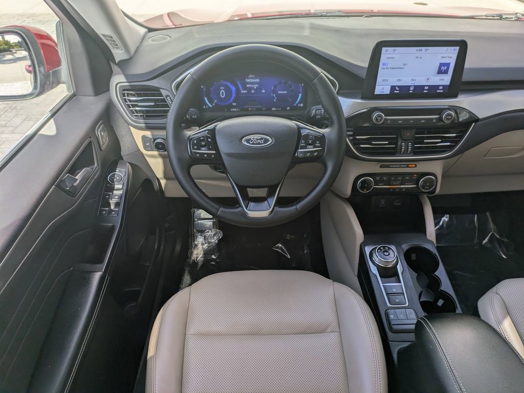 Used 2022 Ford Escape Titanium AWD/4WD image 18