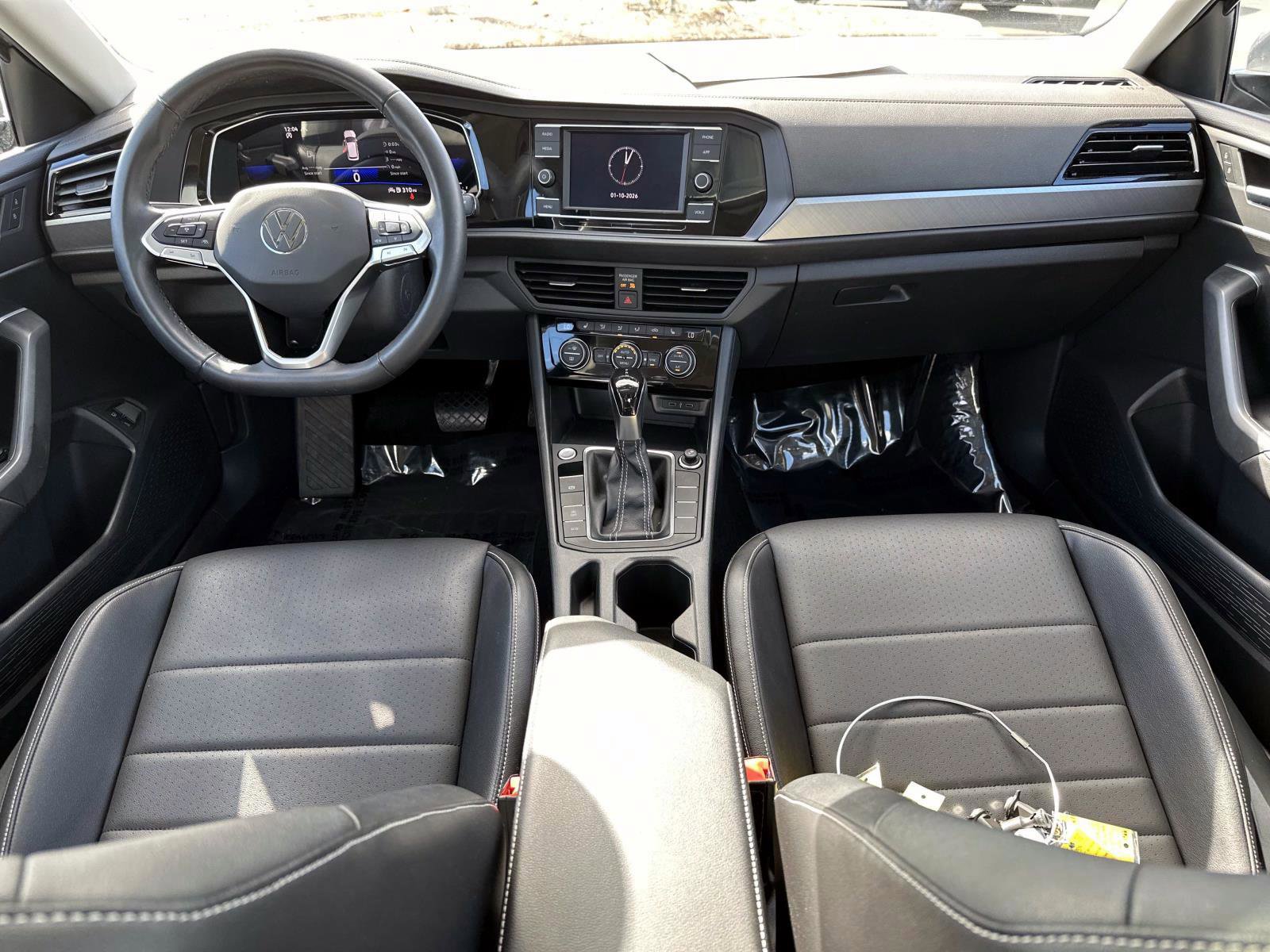 Used 2023 Volkswagen Jetta SE w/ Panoramic Sunroof Package image 14