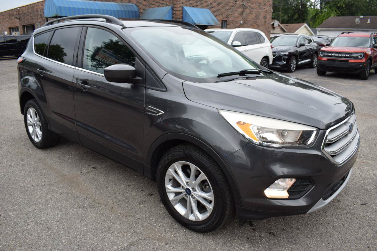 Used 2018 Ford Escape SE FWD image 4