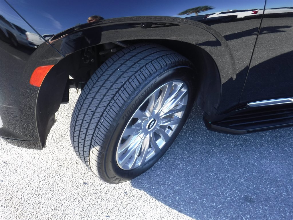 Used 2023 Cadillac Escalade Premium Luxury image 26