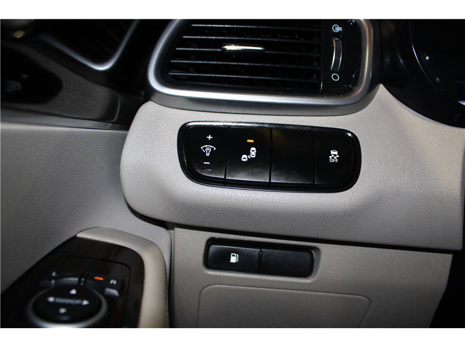 Used 2020 Kia Sorento LX image 33