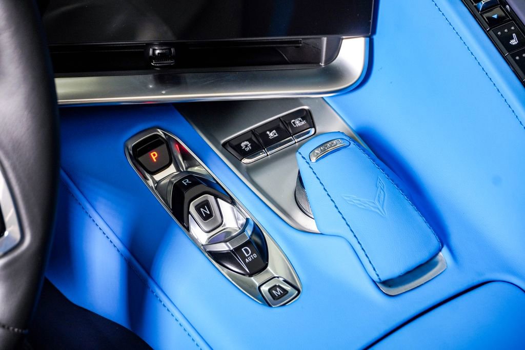 Used 2025 Chevrolet Corvette Stingray Premium Cpe w/ Z51 Performance Package RWD image 25