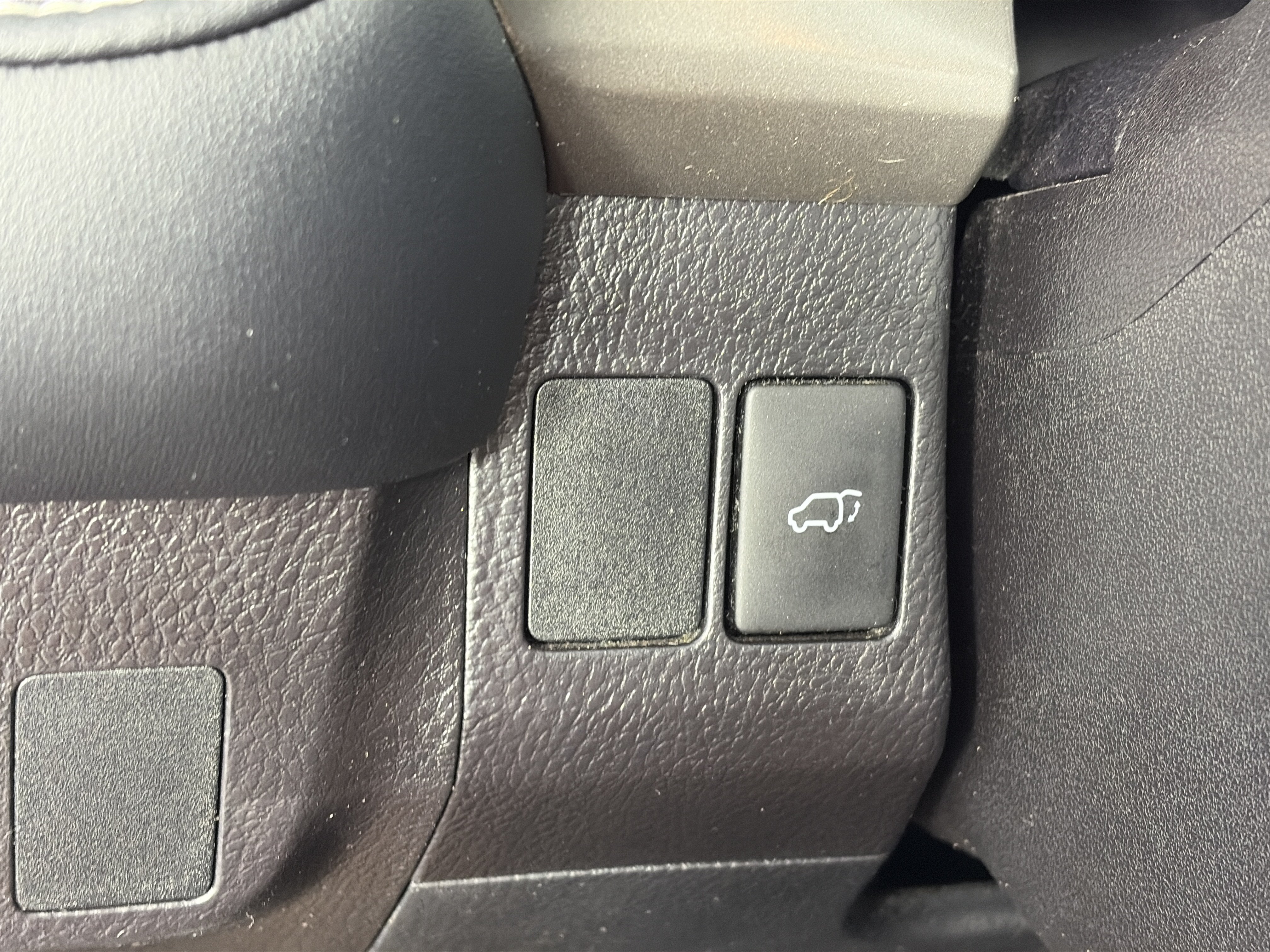 Used 2018 Toyota RAV4 XLE FWD image 28