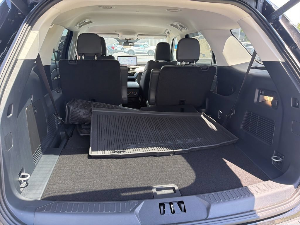 New 2026 Ford Explorer Active w/ Active Comfort Package AWD/4WD image 13