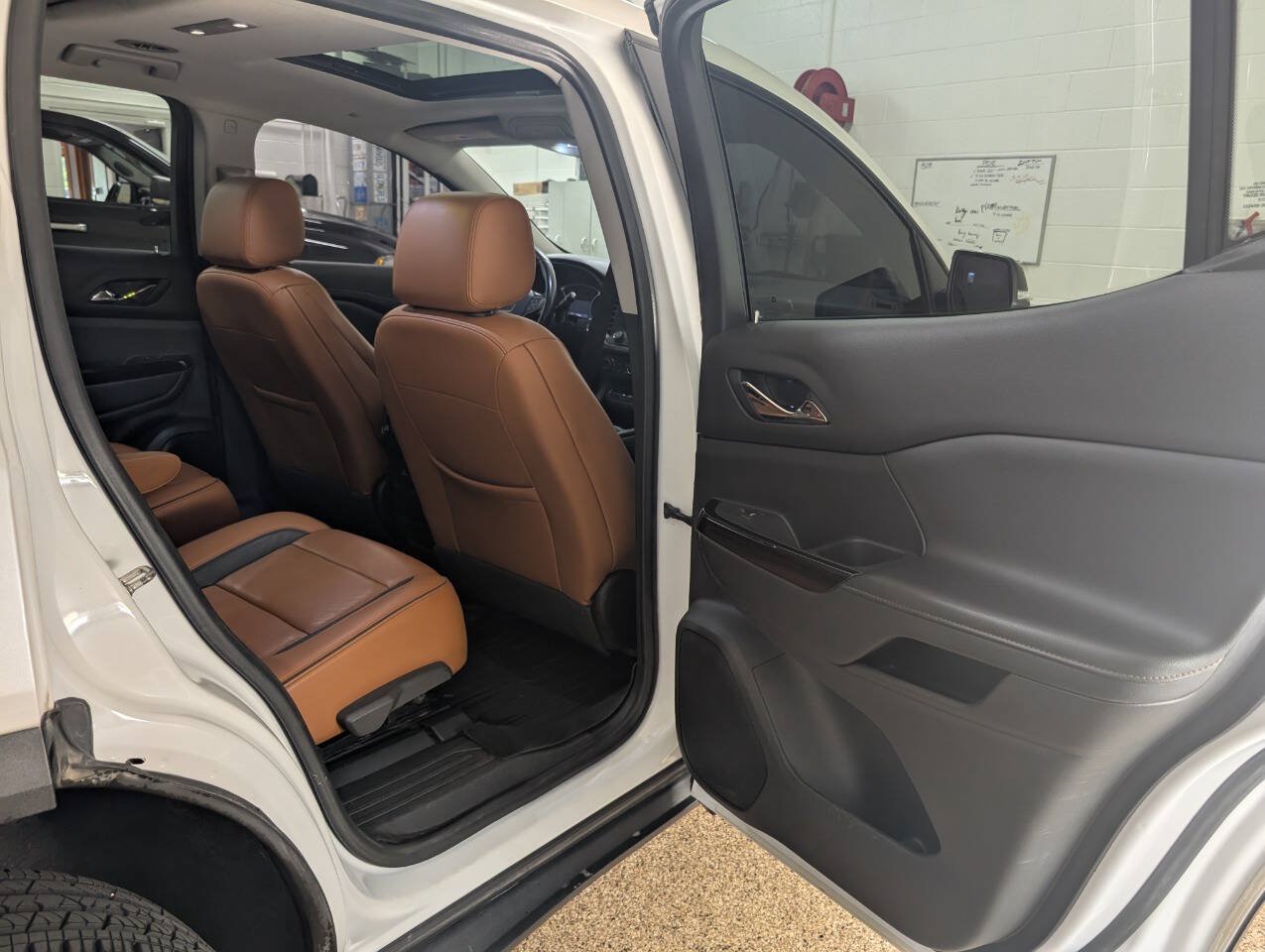 Used 2020 GMC Acadia AT4 w/ GMC Pro Grade Package AWD/4WD image 14