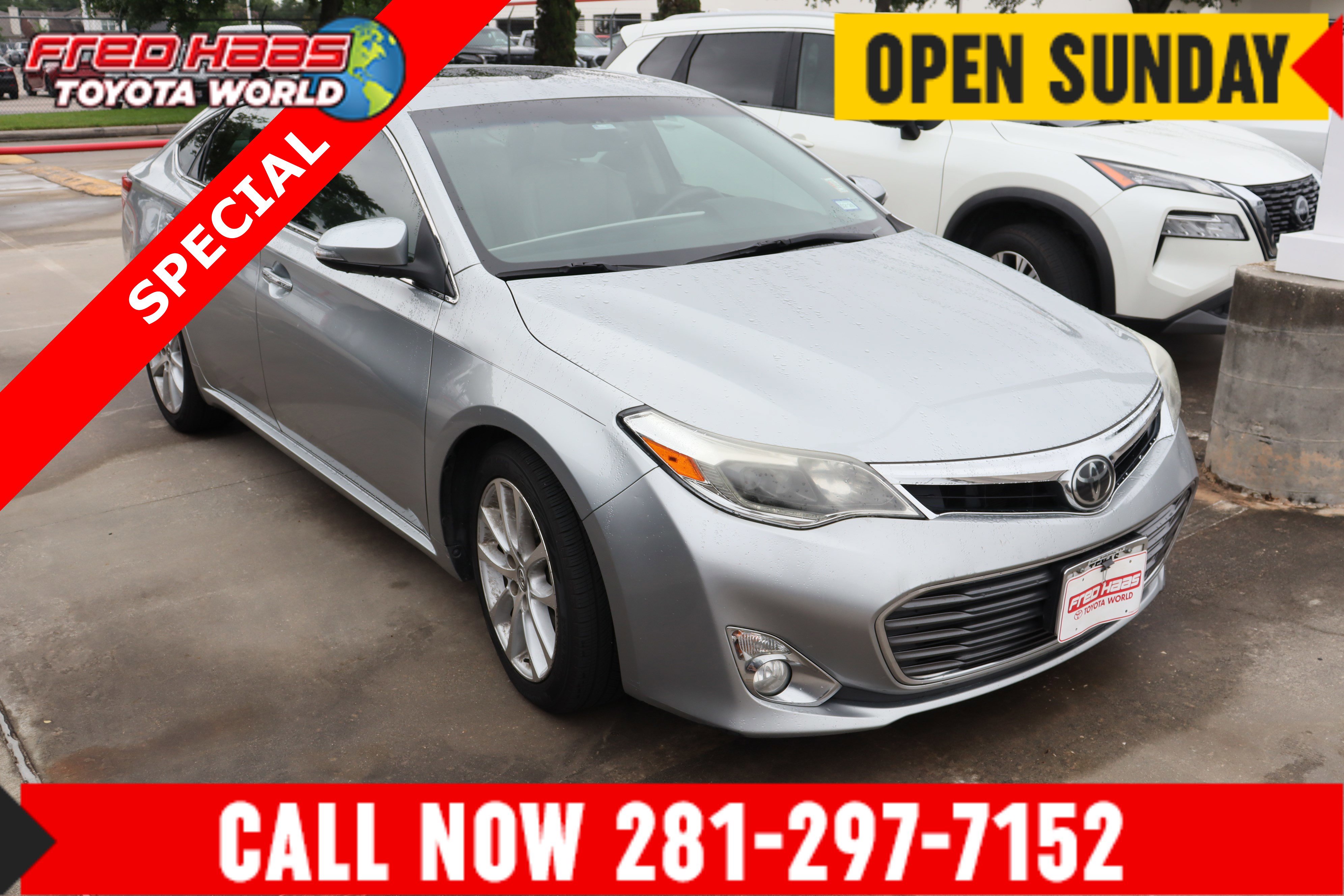 Used 2015 Toyota Avalon Limited w/ Technology Package FWD image 1