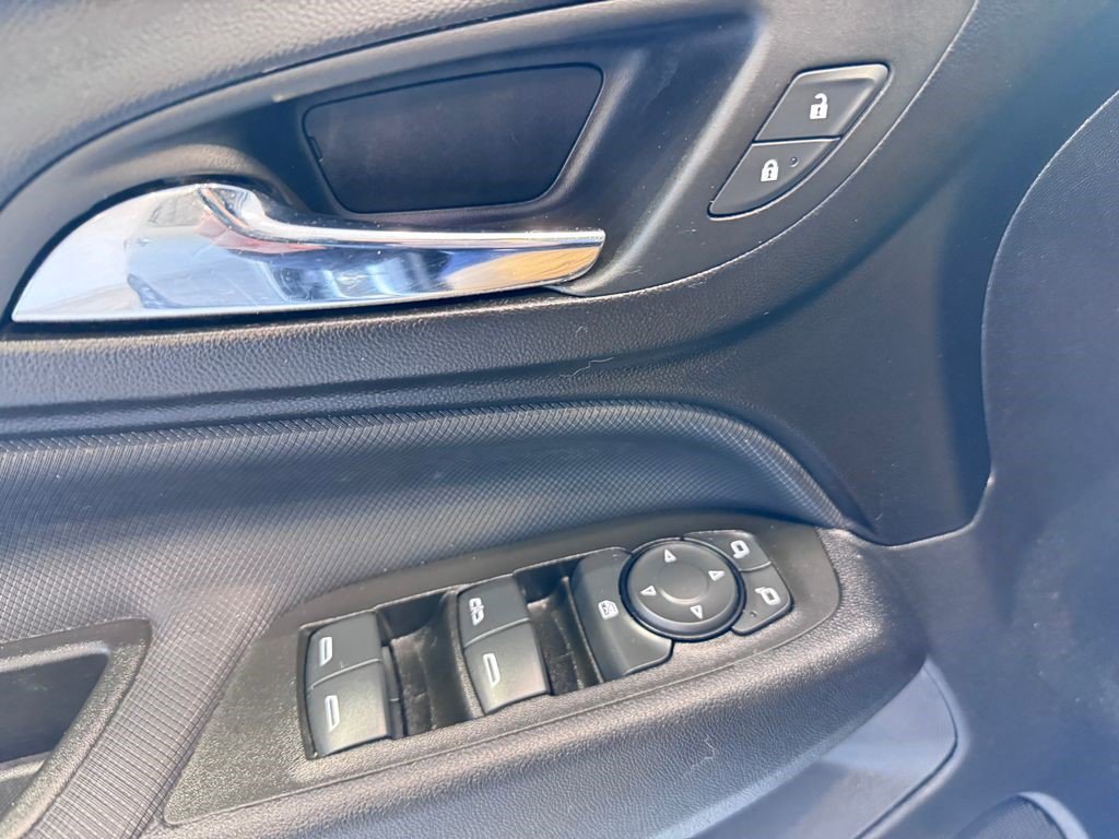 Certified 2024 Chevrolet Equinox RS image 22