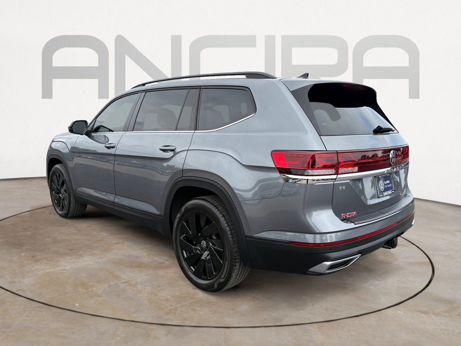 Certified 2025 Volkswagen Atlas SE FWD image 8