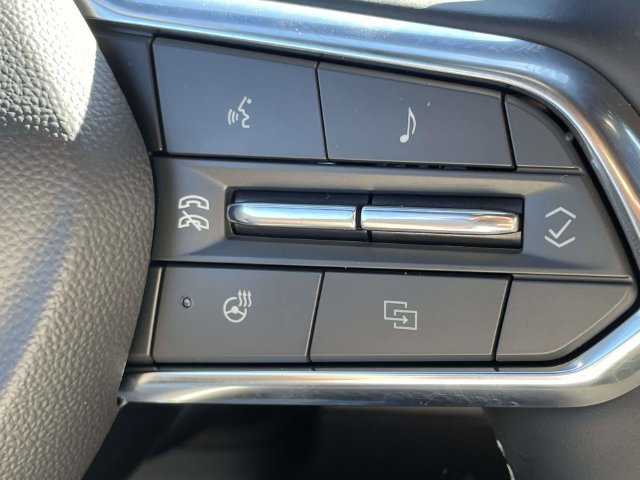 New 2027 Chevrolet Traverse LT w/ Midnight/Sport Edition FWD image 17