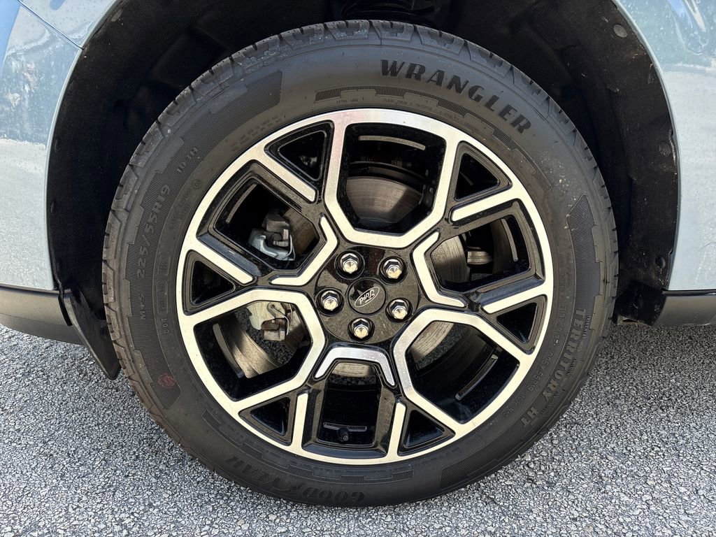 Certified 2025 Ford Maverick Lariat w/ 4K Tow Package AWD/4WD image 14