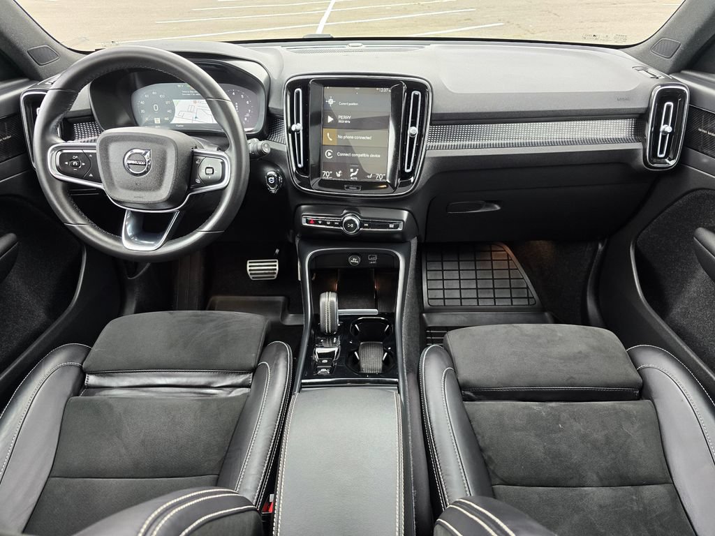 Used 2022 Volvo XC40 T5 R-Design w/ Advanced Package AWD/4WD image 16