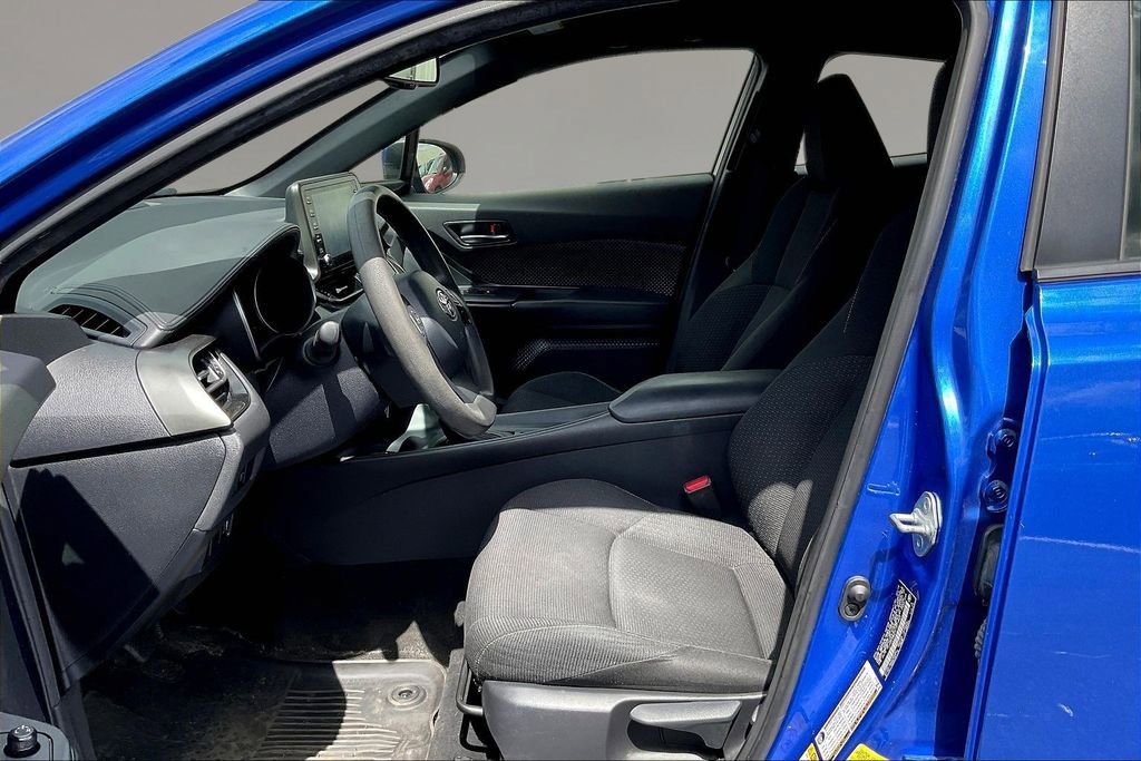 Used 2019 Toyota C-HR LE FWD image 20