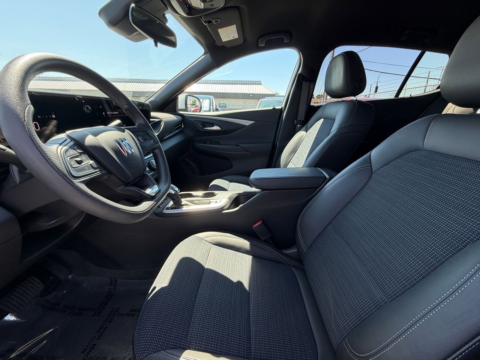 Used 2025 Buick Envista Preferred image 25