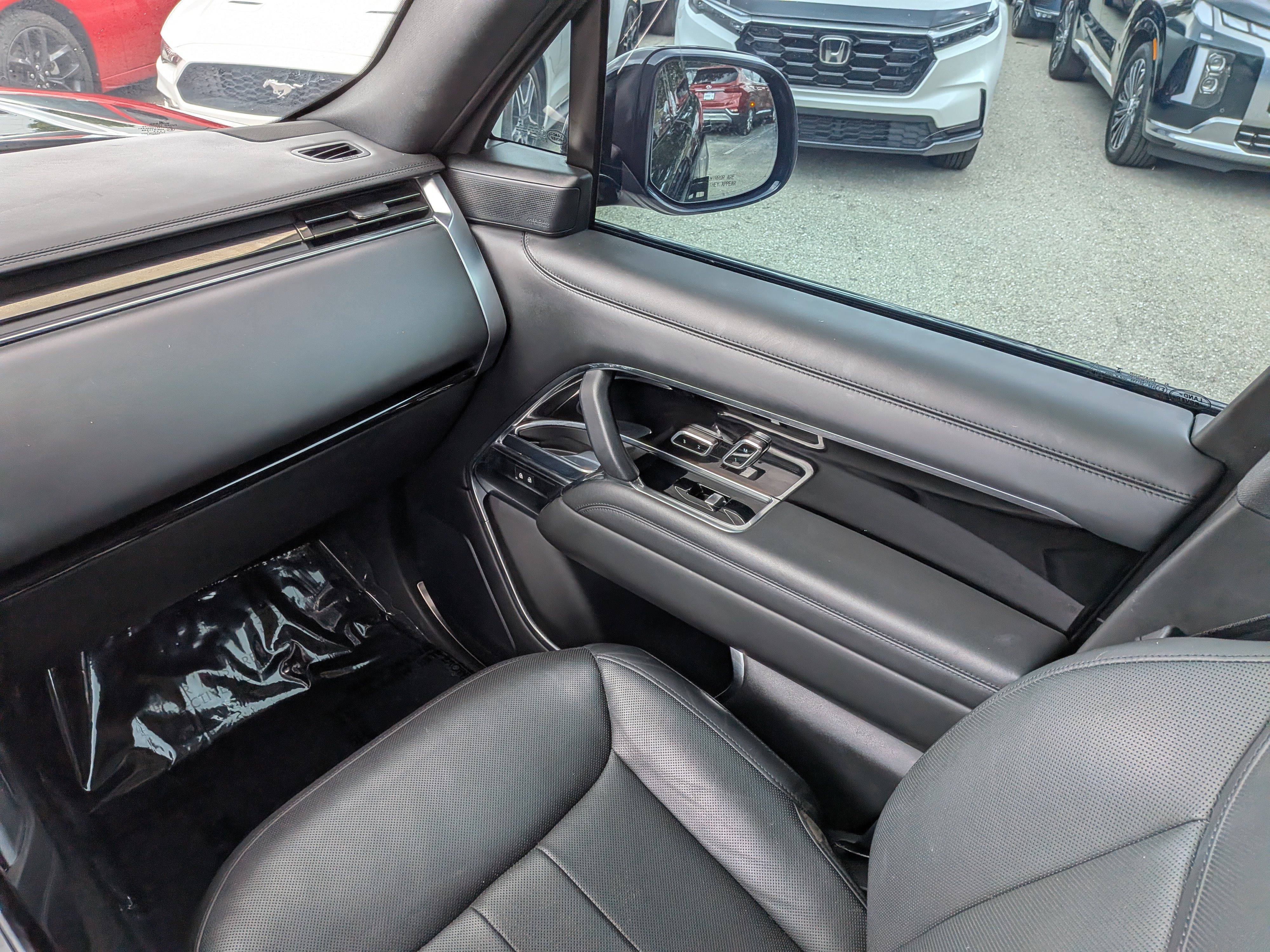 Used 2023 Land Rover Range Rover SE AWD/4WD image 18