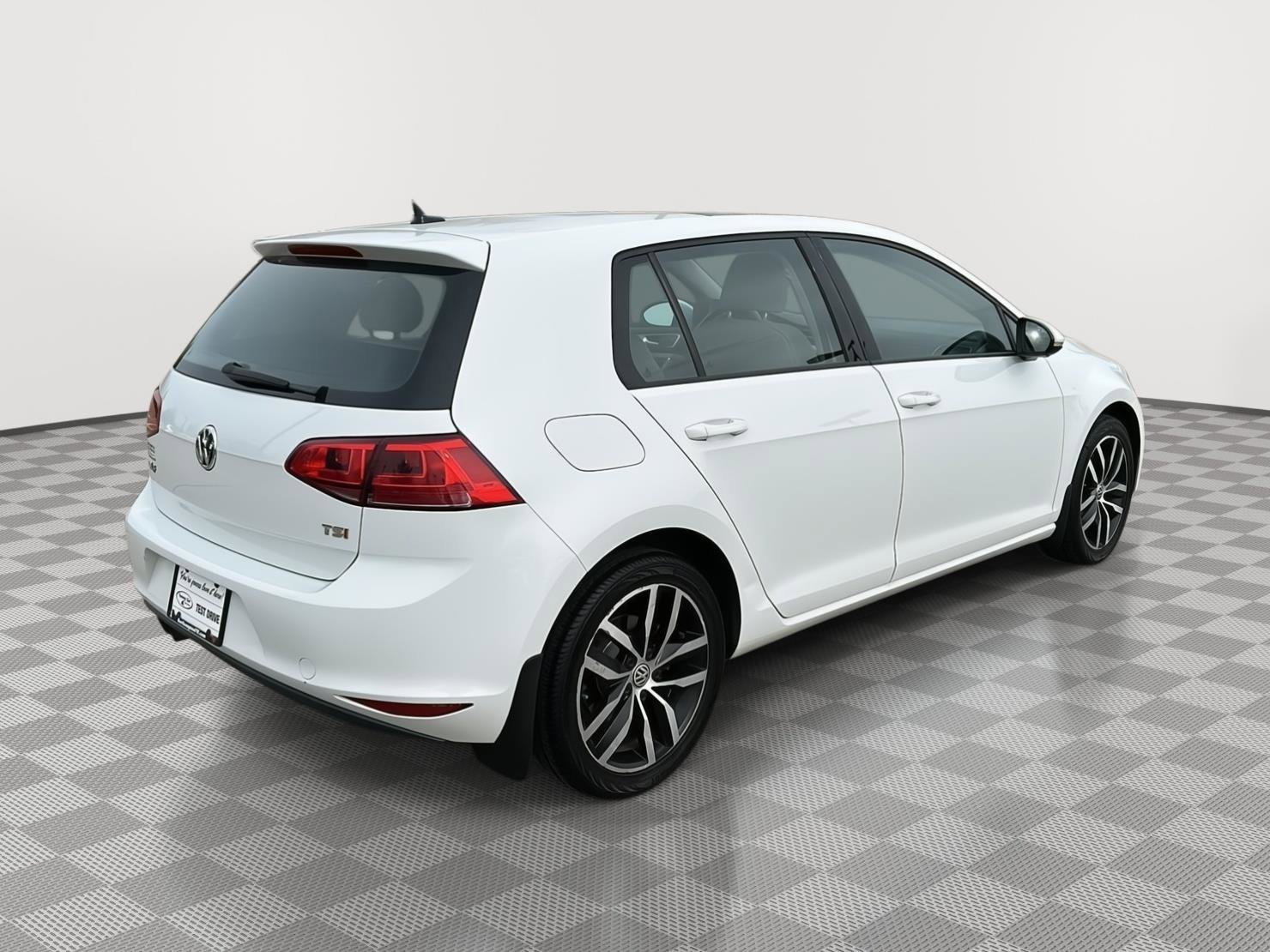 Used 2015 Volkswagen Golf SE FWD image 5