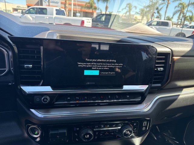 Used 2022 Chevrolet Silverado 1500 High Country w/ Technology Package image 19