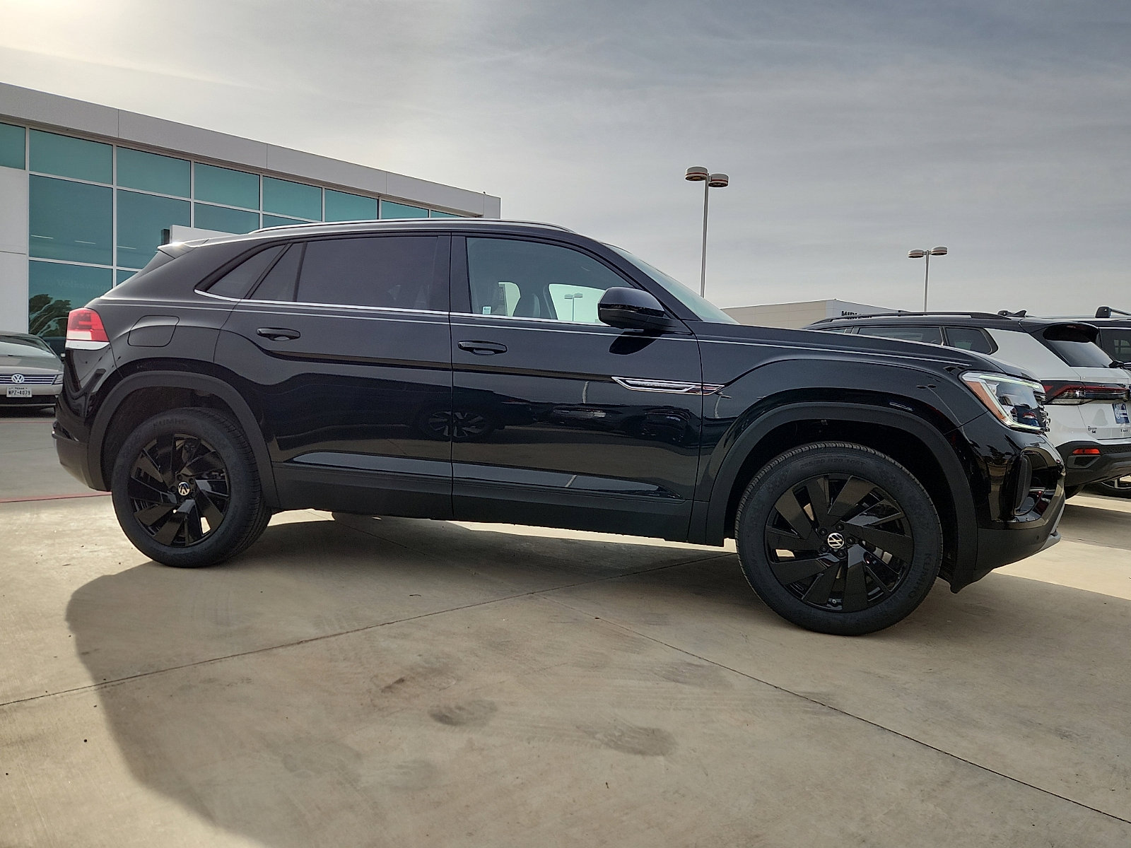 New 2026 Volkswagen Atlas Cross Sport SE image 8