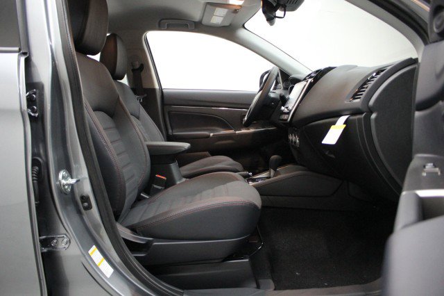 New 2026 Mitsubishi Outlander Sport SE image 18